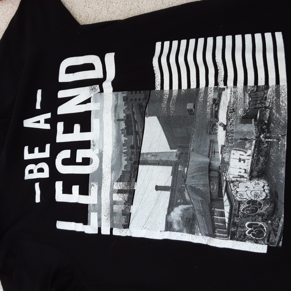 Urban Heritage - Be A Legend T Shirt - Picture 4 of 4